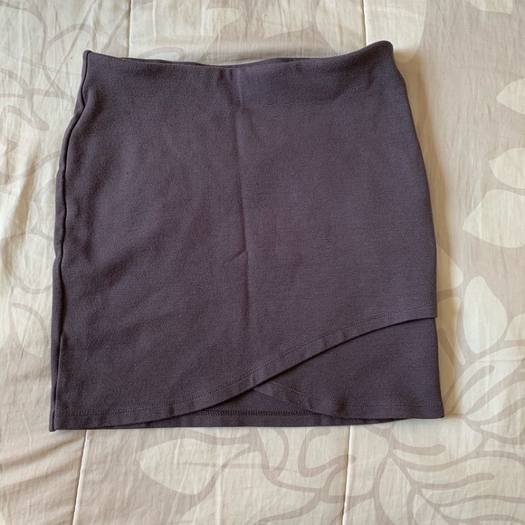 Aritzia Talula Primrose Skirt - Tulip Hem - XSmall - Picture 4 of 6